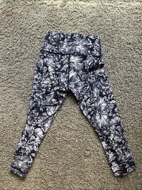 lululemon athletica Black & White Swirl Floral Leggings